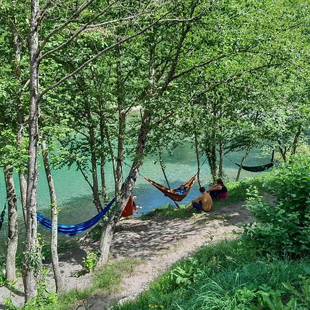 ホテル Rafting Camp Encijan フォチャ エクステリア 写真