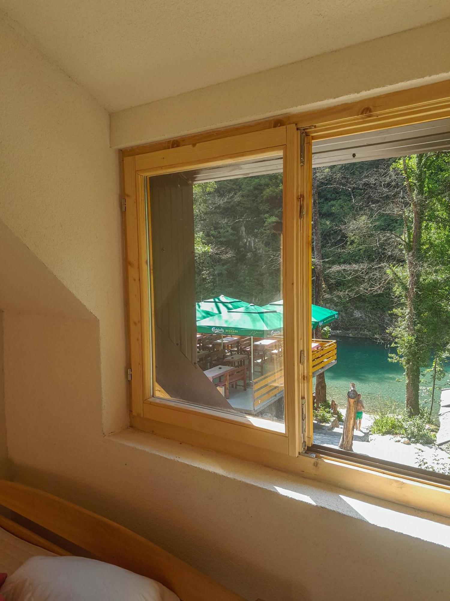 ホテル Rafting Camp Encijan フォチャ エクステリア 写真