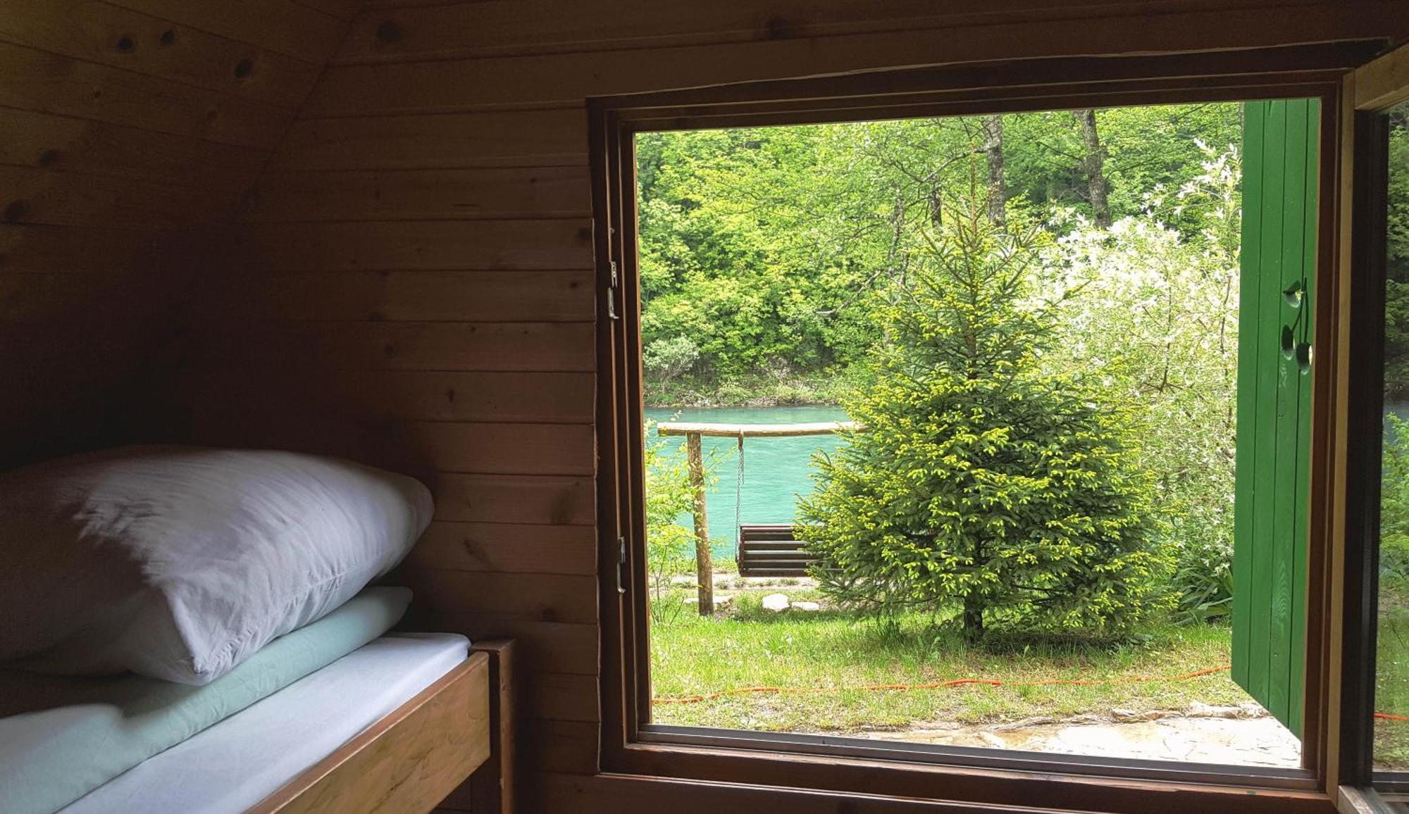 ホテル Rafting Camp Encijan フォチャ エクステリア 写真